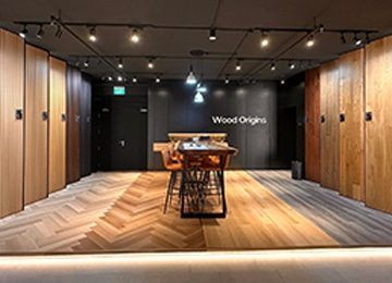 Floor samples laid side by side in the Wood Origins showroom